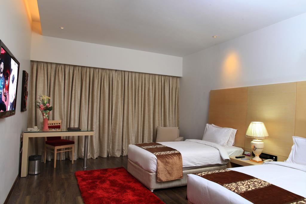 Vw Canyon Raipur  Room photo
